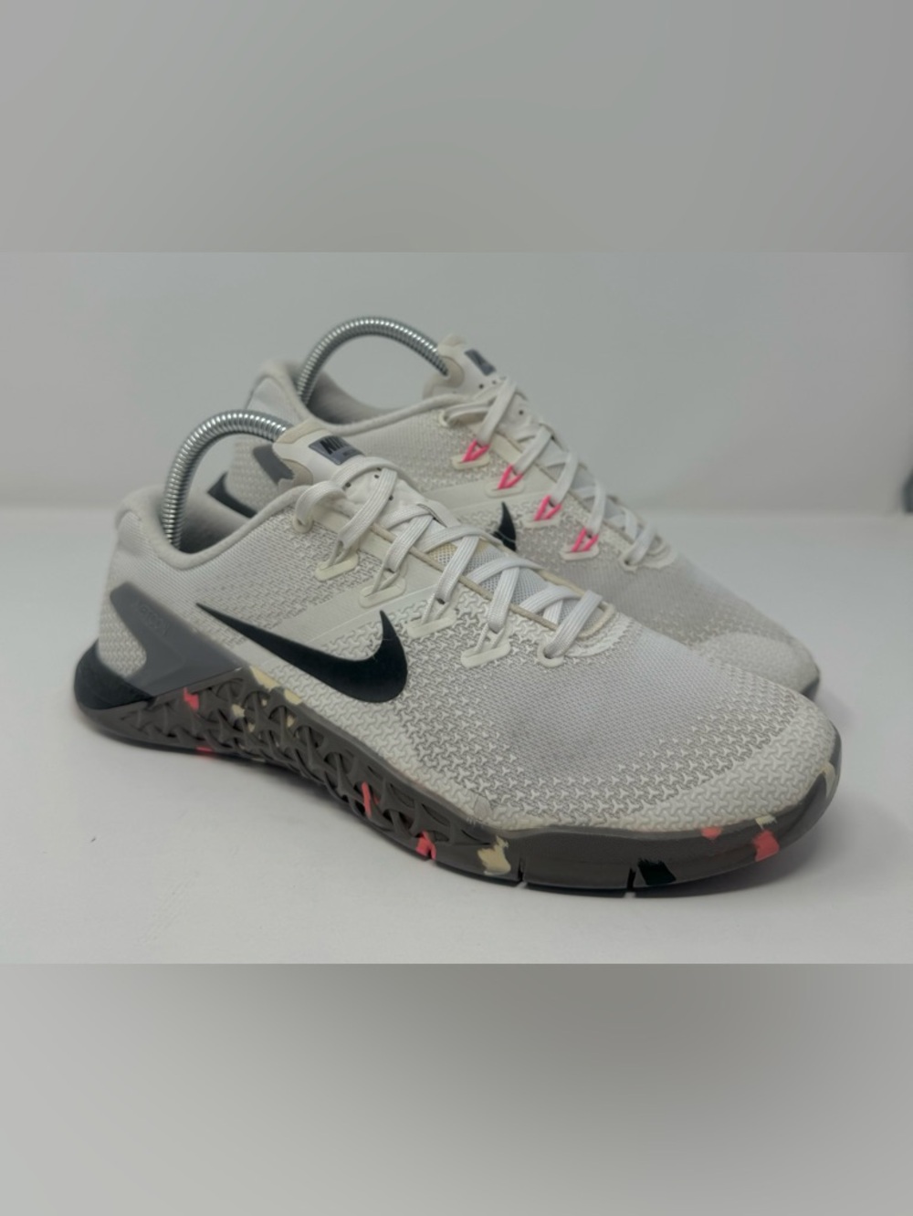 Nike Metcon 4 Women’s Gunsmoke White Black Pink Athletic CrossFit Weightlifting